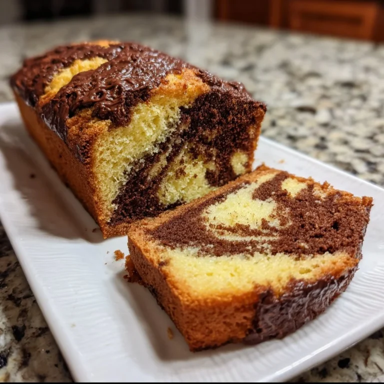 Bester Marmorkuchen aus der Kastenform mit Schokoladen- und Vanillegeschmack