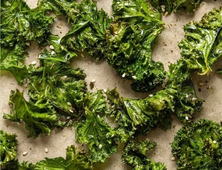 Knusprige Grünkohlchips als gesunder Snack