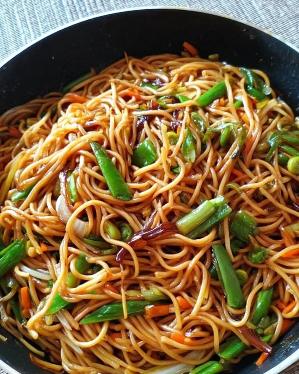 Hausgemachte einfache Lo Mein-Nudeln